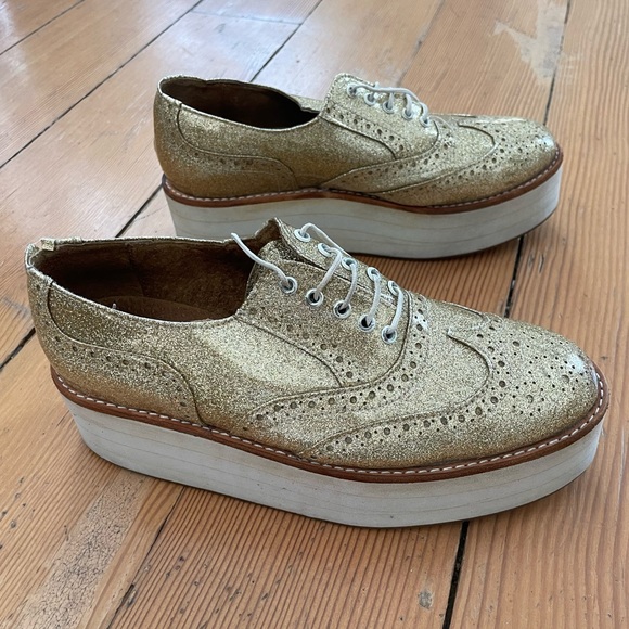 Metallic gold patent leather platform (flatform) oxfords - Picture 1 of 9